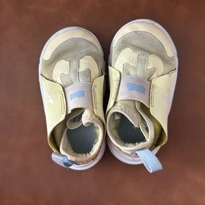 Nike toddler shoes